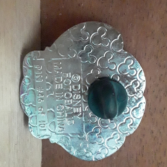 Little Mermaid pin - Picture 2 of 2